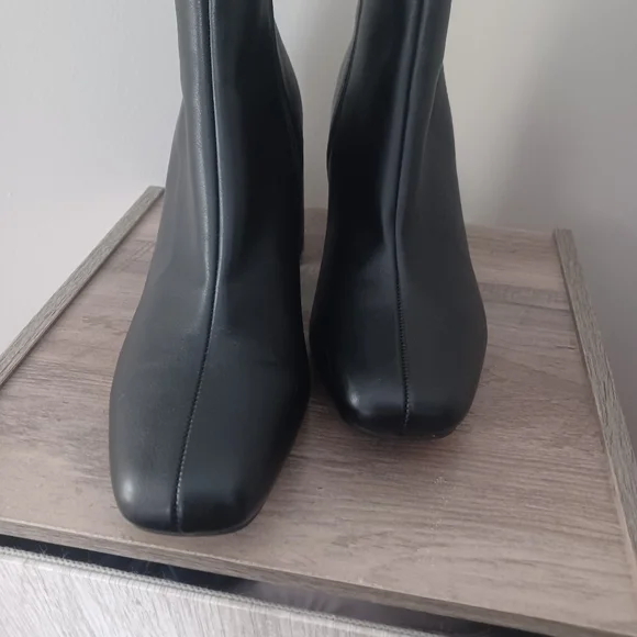 LK NEW a New Day Pippa Side Zip Ankle Stretch Block Heel Booties Sz 8 - Picture 2 of 6